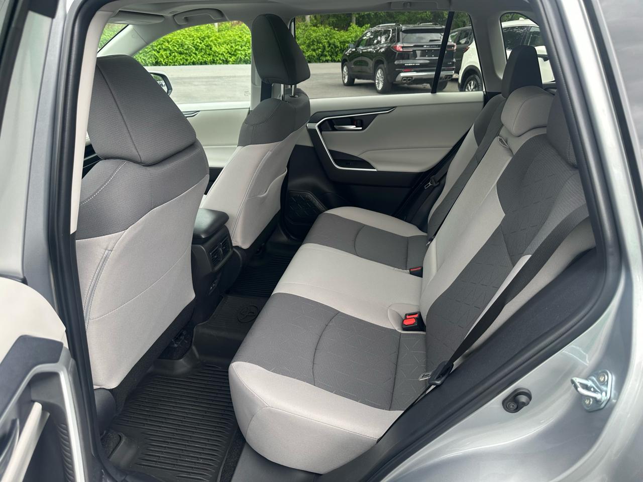 Toyota RAV4 XLE AWD (Natl) 2025