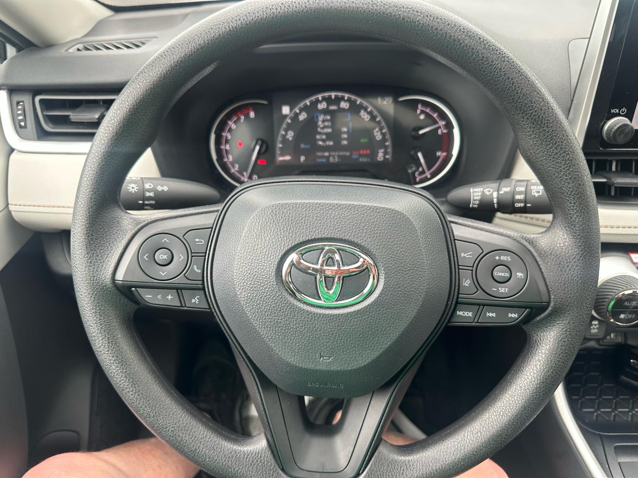 Toyota RAV4 XLE AWD (Natl) 2025