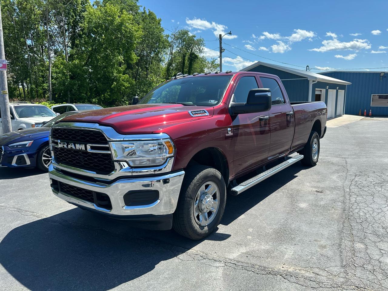 RAM 2500 Tradesman 4x4 Crew Cab 8' Box 2024