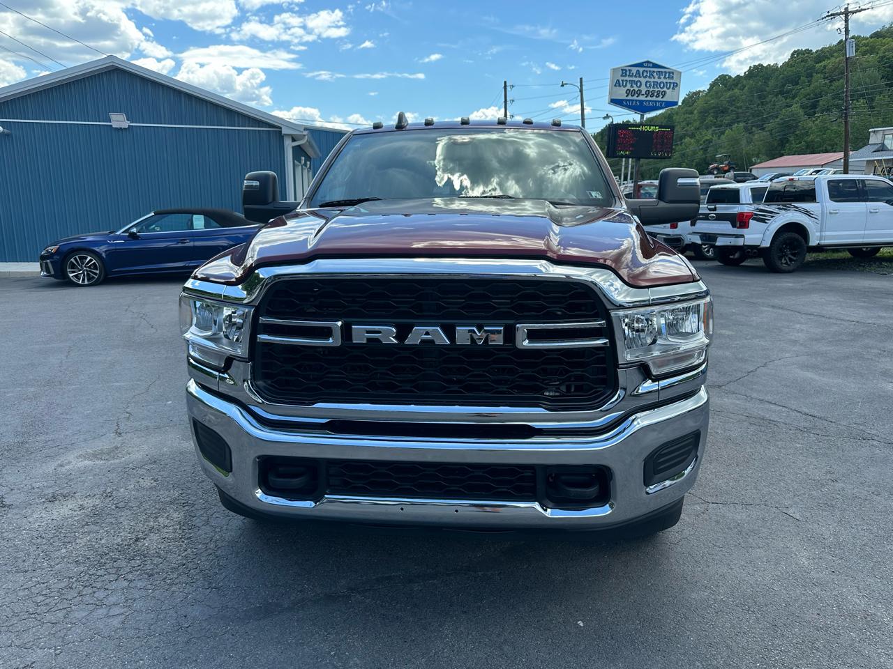 RAM 2500 Tradesman 4x4 Crew Cab 8' Box 2024