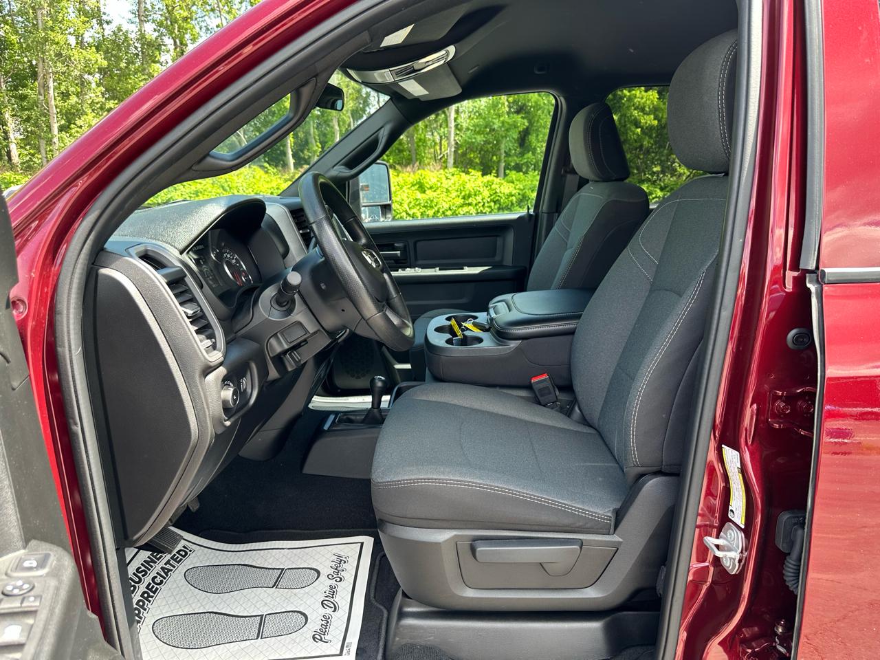 RAM 2500 Tradesman 4x4 Crew Cab 8' Box 2024