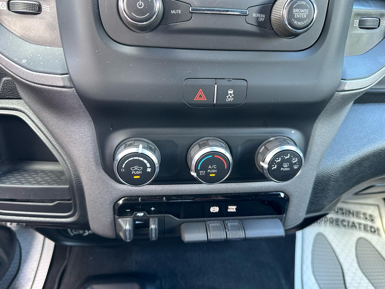 RAM 2500 Tradesman 4x4 Crew Cab 8' Box 2024