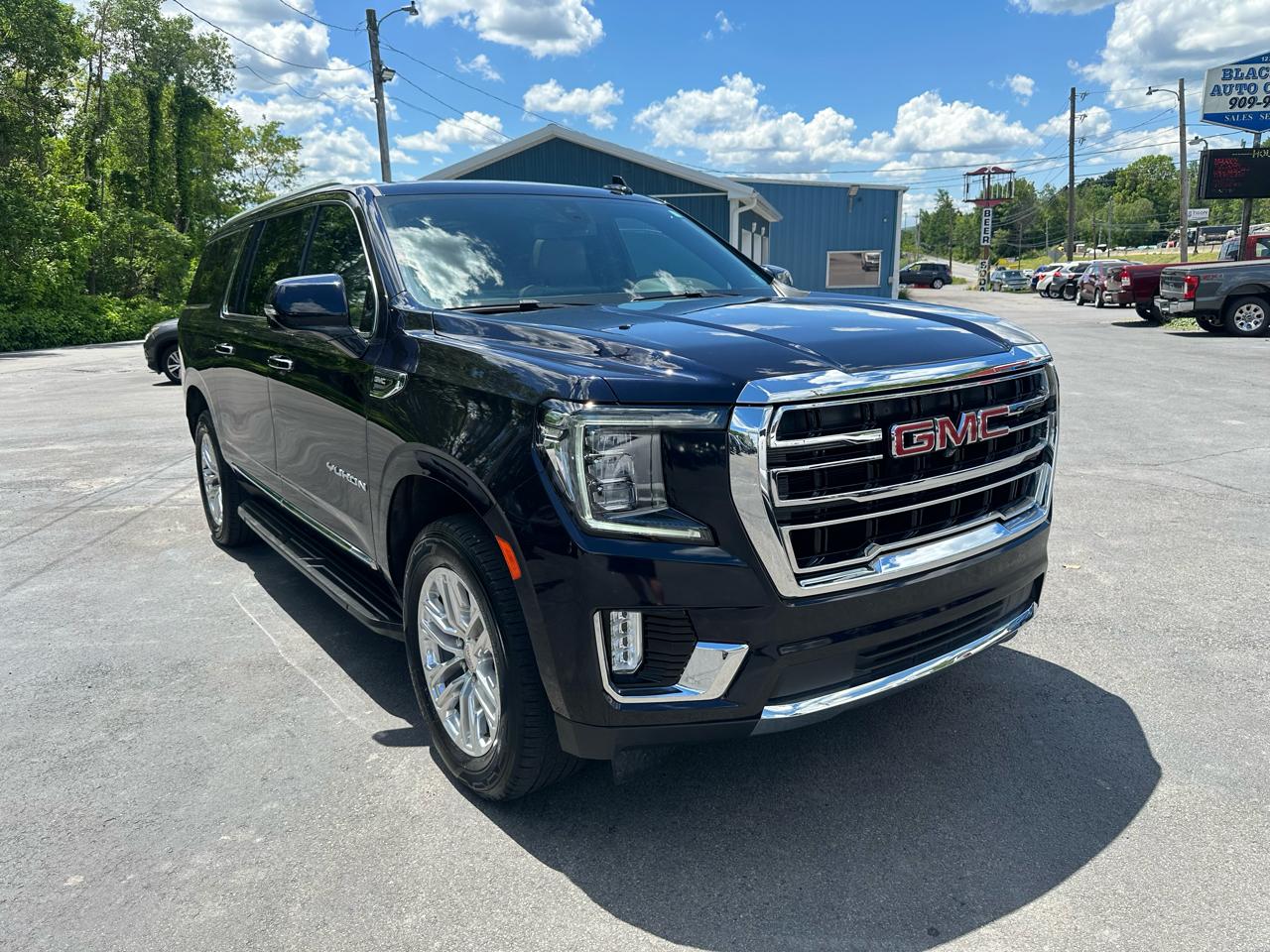 GMC Yukon XL 4WD 4dr SLT 2022