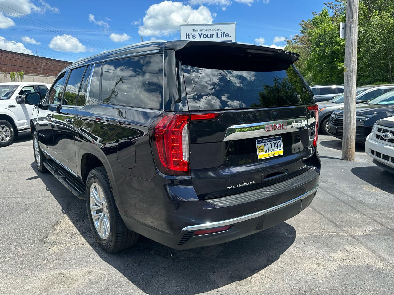 GMC Yukon XL 4WD 4dr SLT 2022