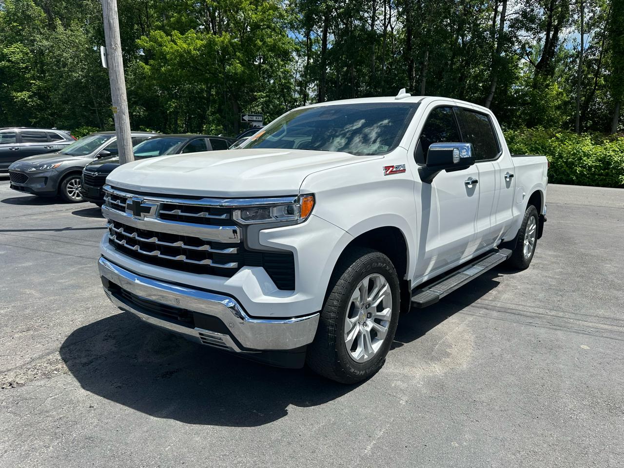 2022 Chevrolet Silverado 1500 4WD Crew Cab 147" LTZ