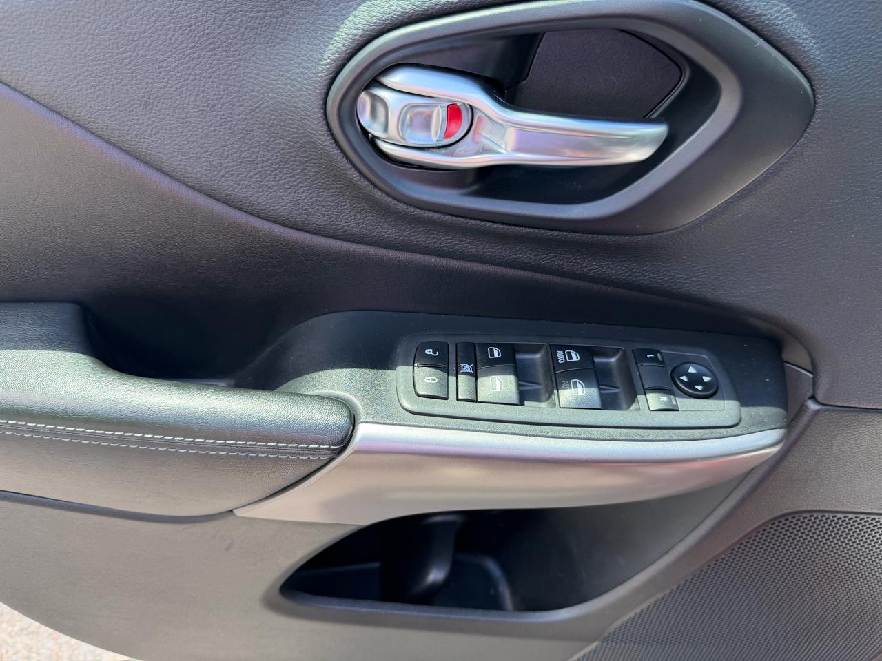 Jeep Cherokee Latitude Plus 4x4 2019