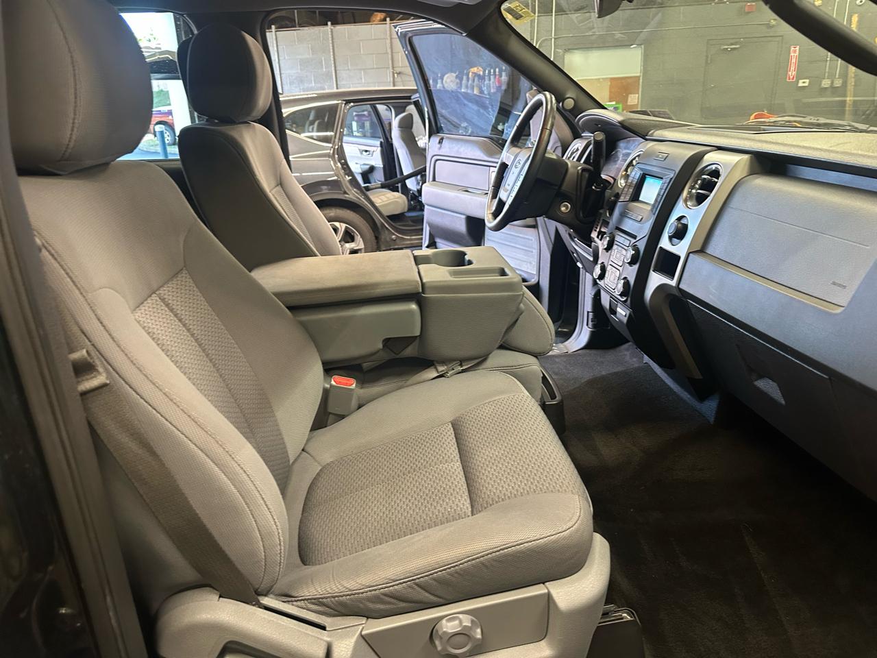 Ford F-150 4WD SuperCrew 145" XLT 2014