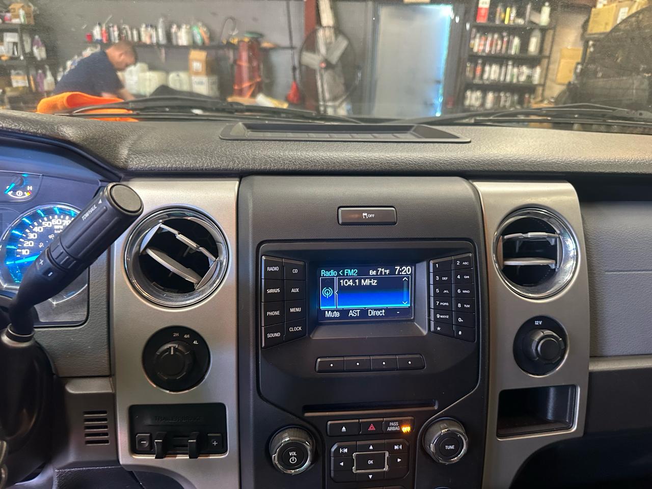 Ford F-150 4WD SuperCrew 145" XLT 2014