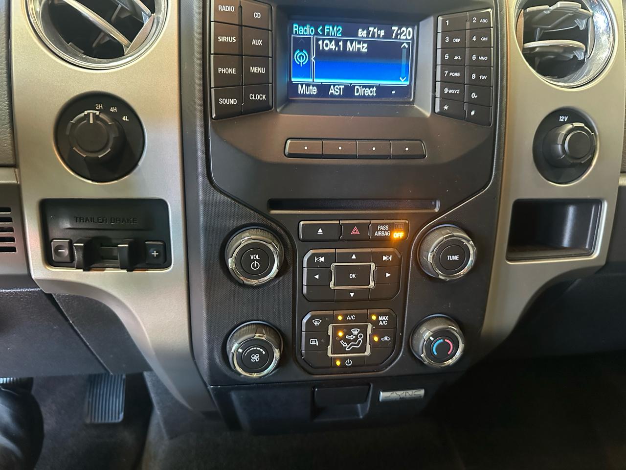 Ford F-150 4WD SuperCrew 145" XLT 2014