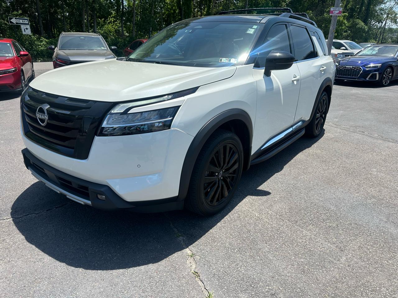 Nissan Pathfinder Platinum 4WD 2023