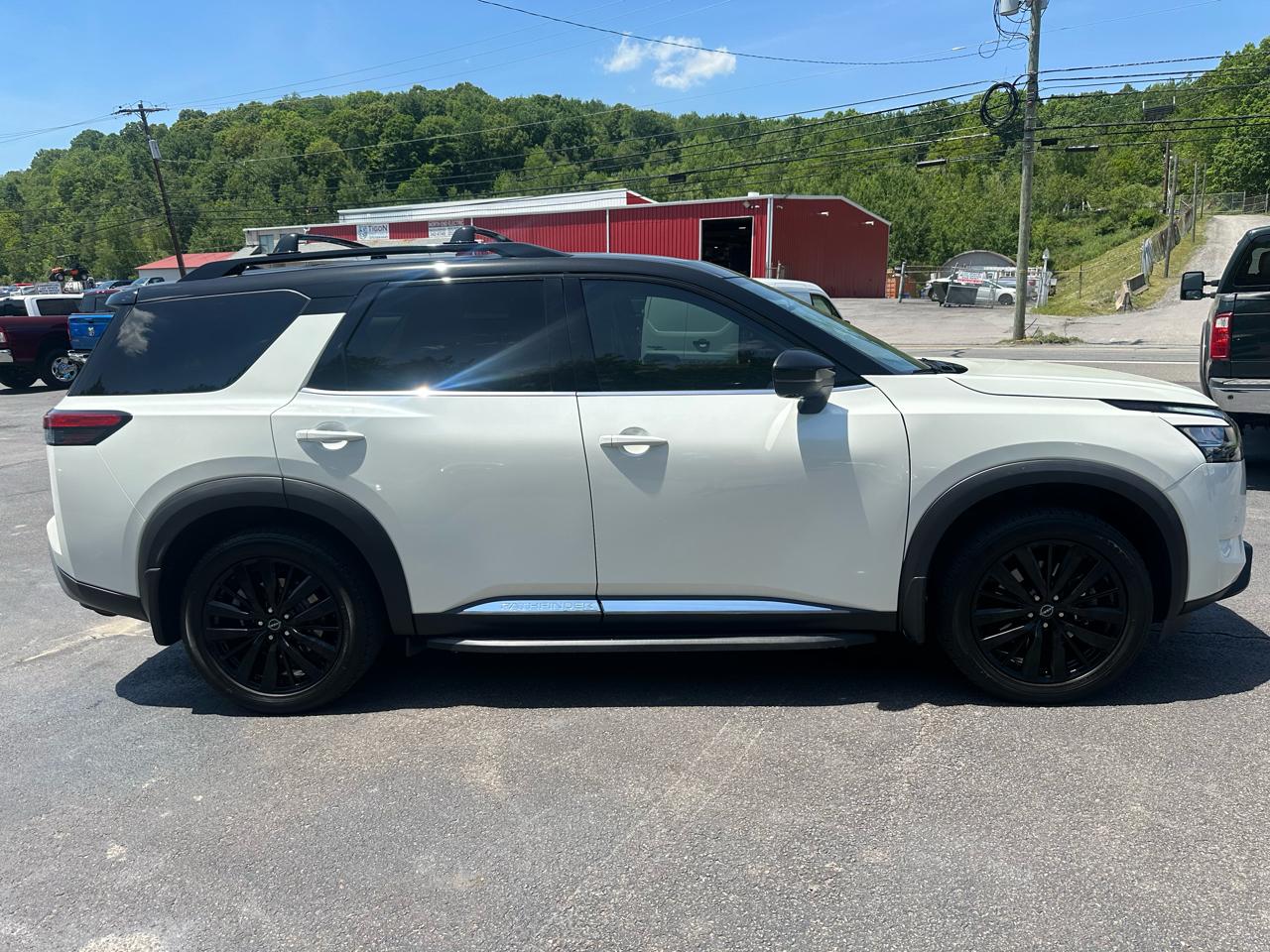 Nissan Pathfinder Platinum 4WD 2023