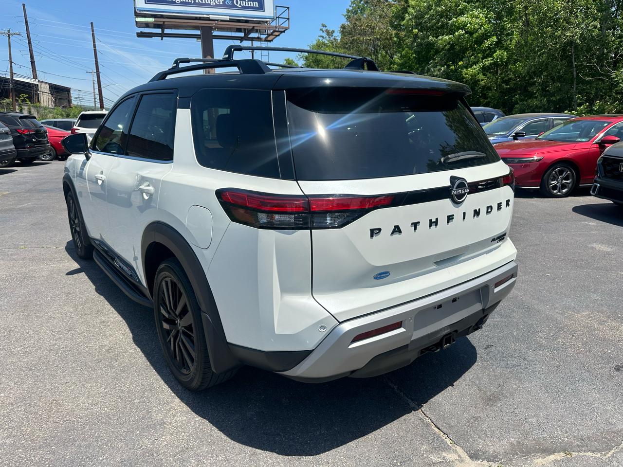 Nissan Pathfinder Platinum 4WD 2023
