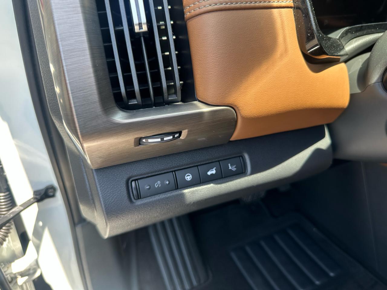 Nissan Pathfinder Platinum 4WD 2023