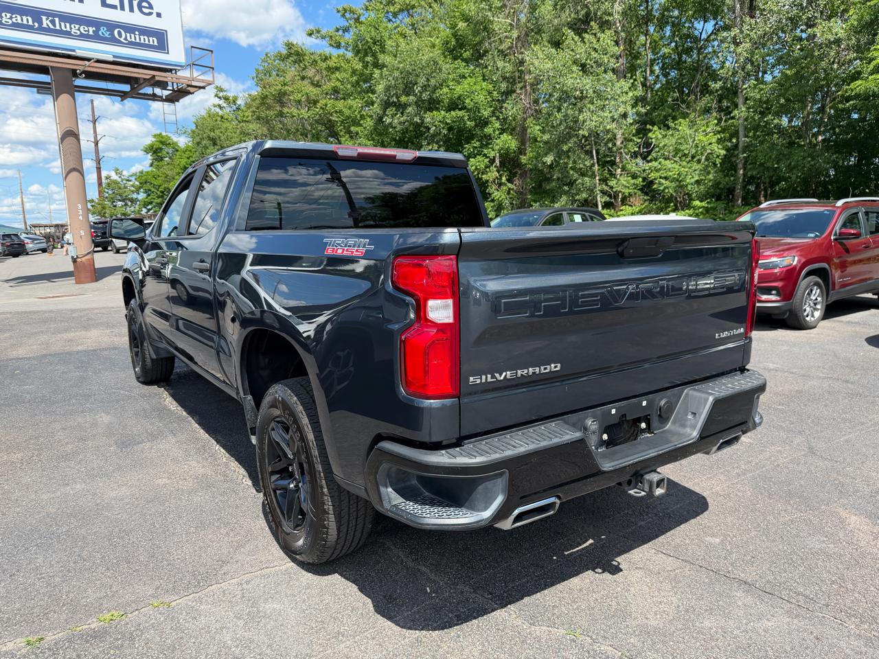 Chevrolet Silverado 1500 4WD Crew Cab 147" Custom Trail Boss 2019