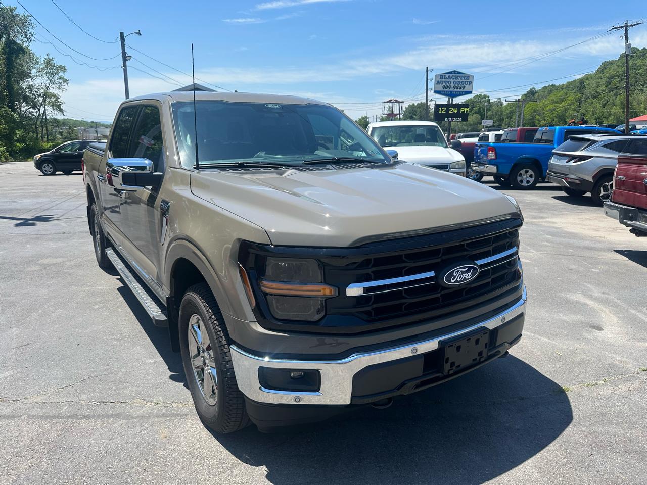 Ford F-150 4WD SuperCrew 145" XLT 2025
