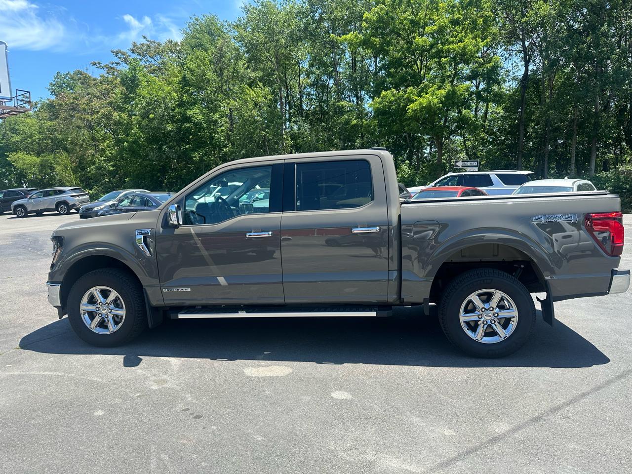 Ford F-150 4WD SuperCrew 145" XLT 2025