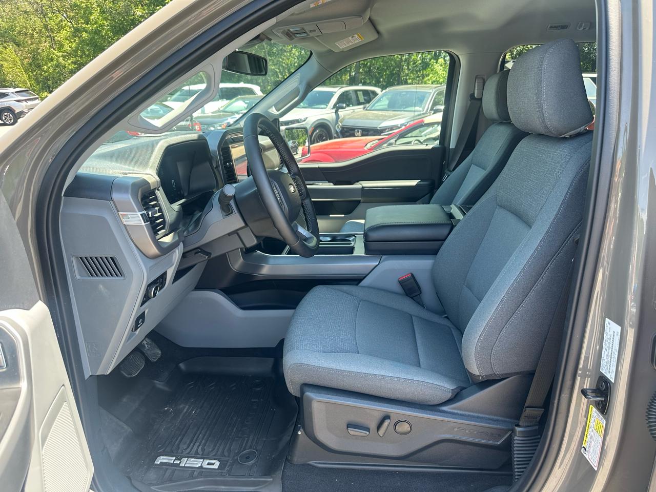Ford F-150 4WD SuperCrew 145" XLT 2025