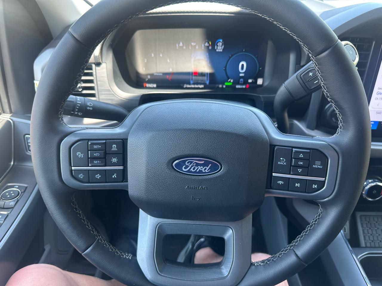 Ford F-150 4WD SuperCrew 145" XLT 2025