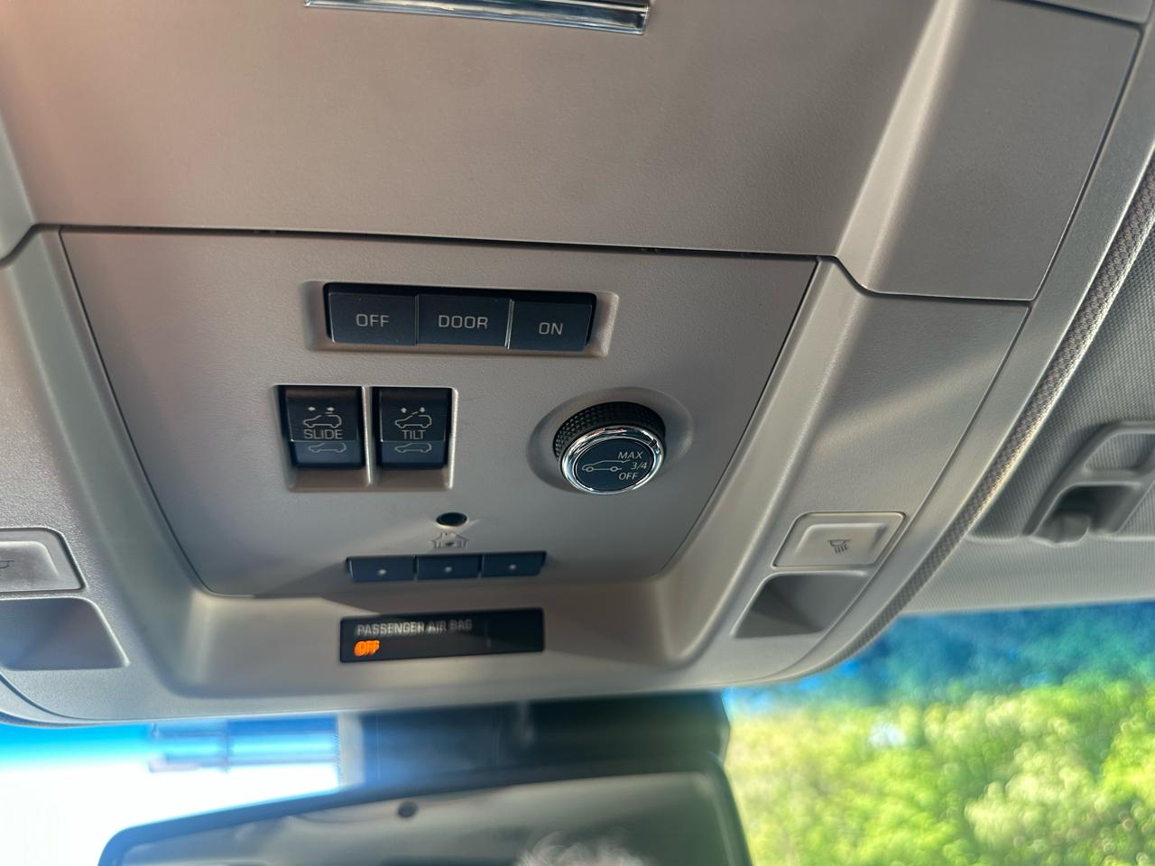 Chevrolet Tahoe 4WD 4dr Premier 2019