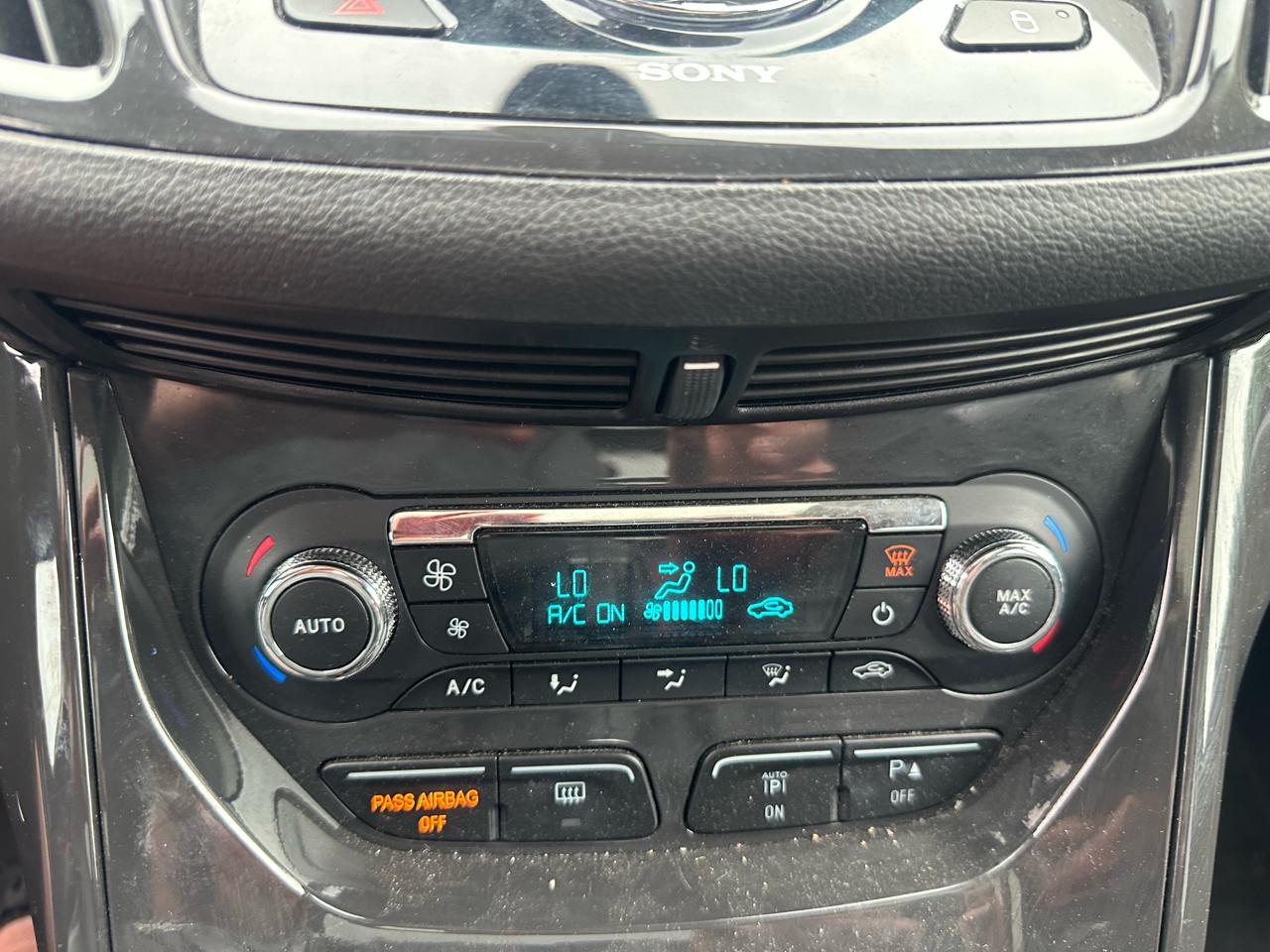 Ford Escape 4WD 4dr Titanium 2016
