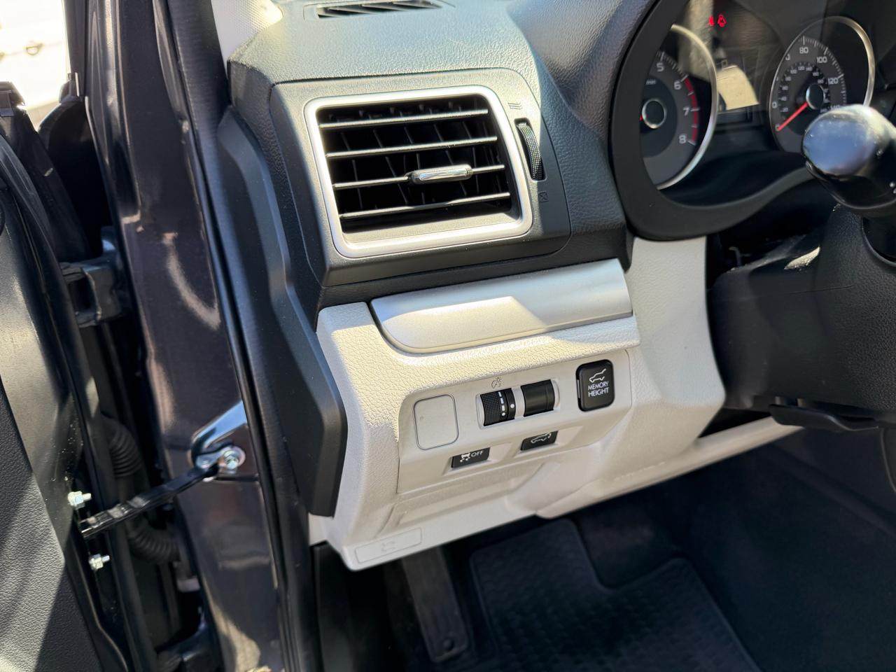 Subaru Forester 4dr CVT 2.5i Limited PZEV 2016