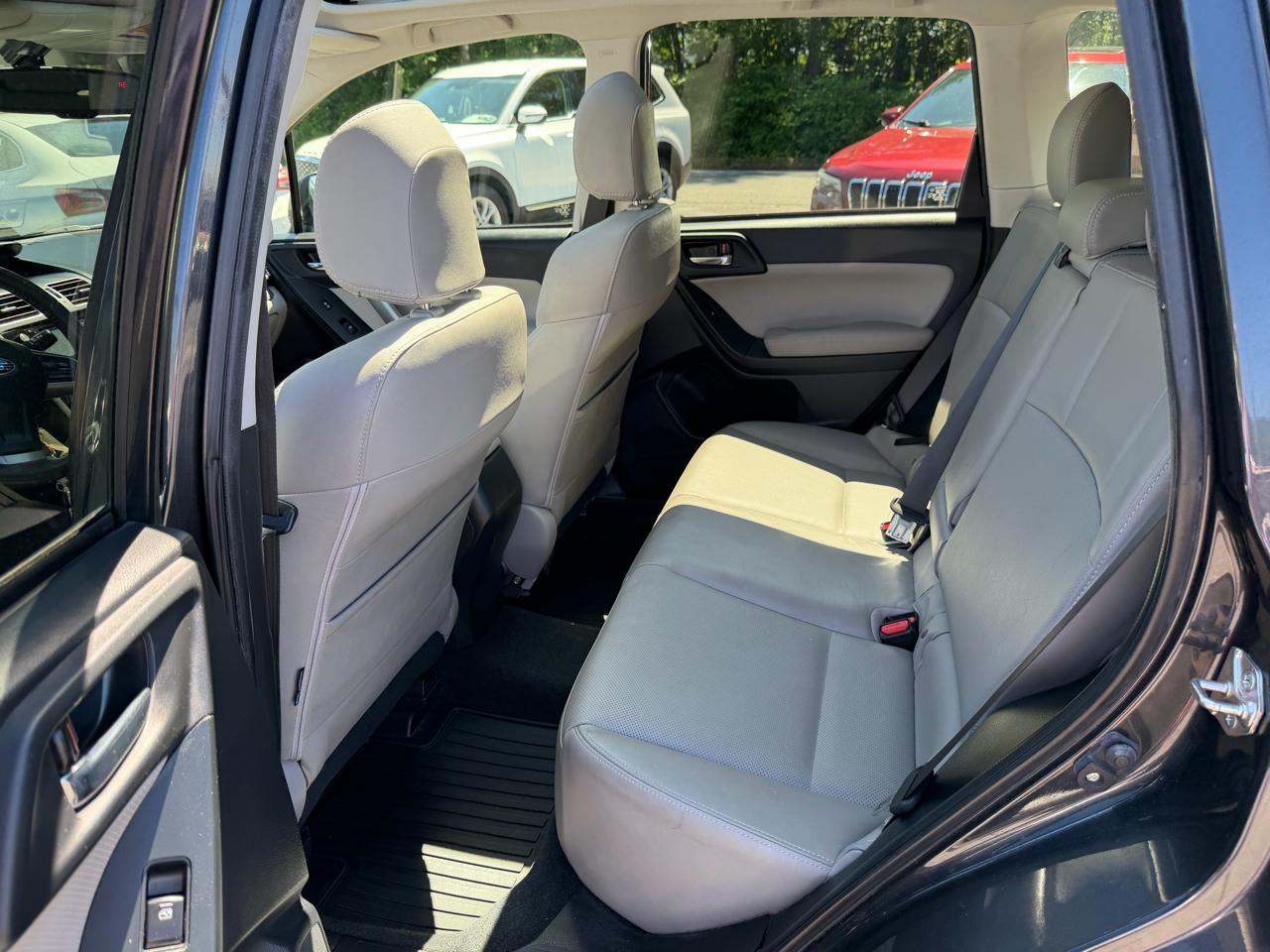 Subaru Forester 4dr CVT 2.5i Limited PZEV 2016