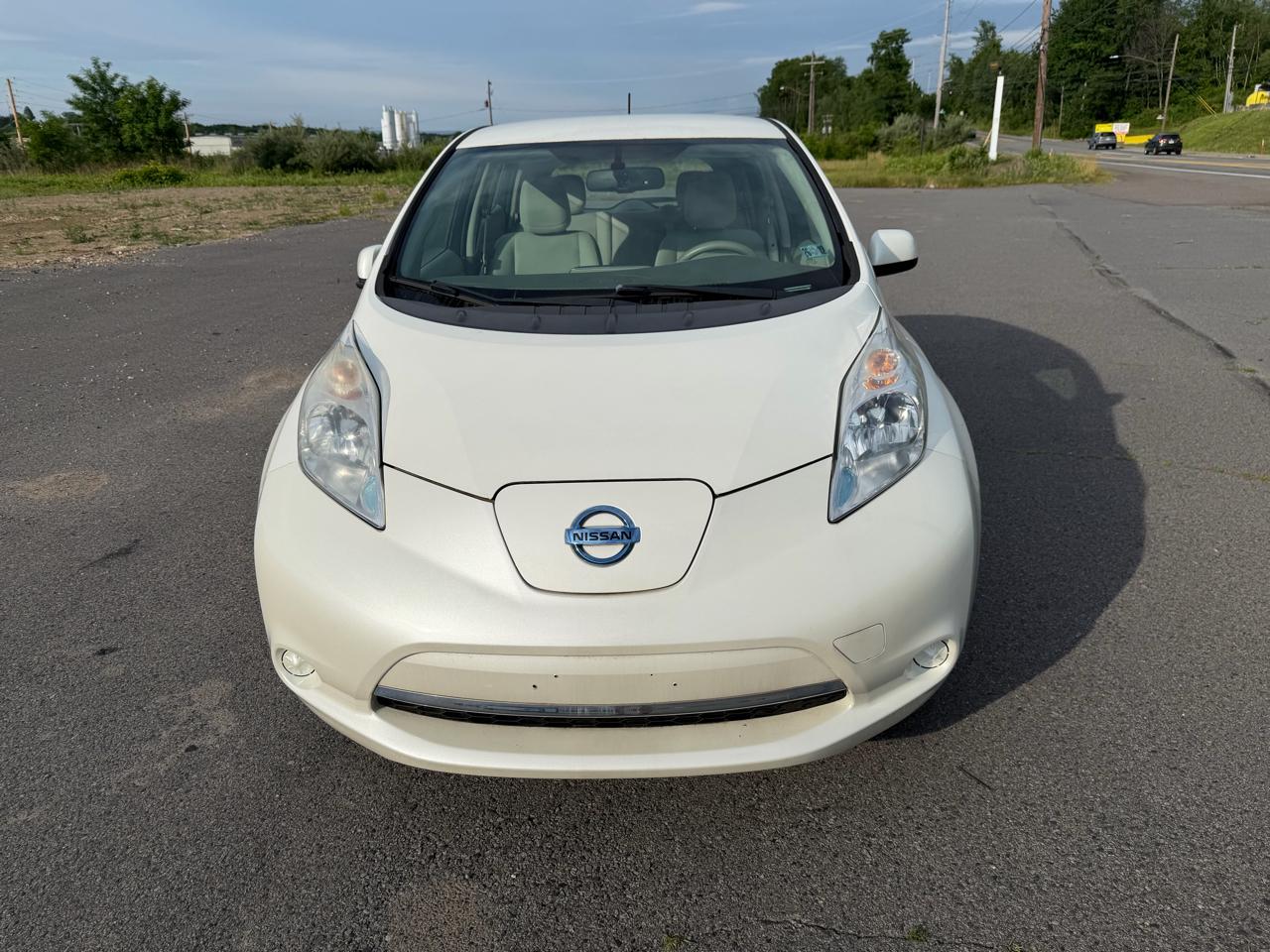 Nissan Leaf 4dr HB SV 2016