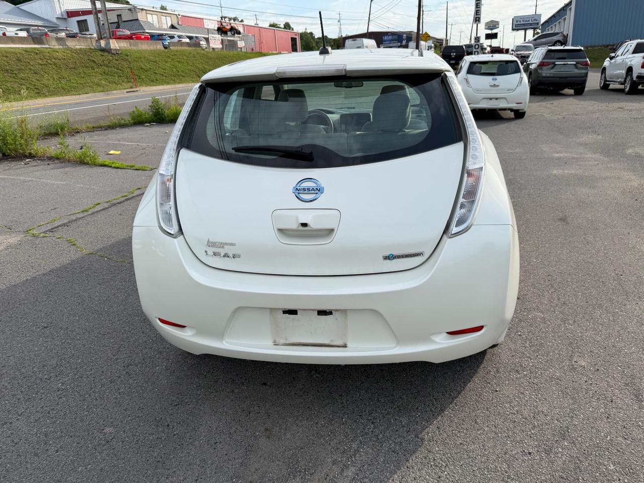 Nissan Leaf 4dr HB SV 2016