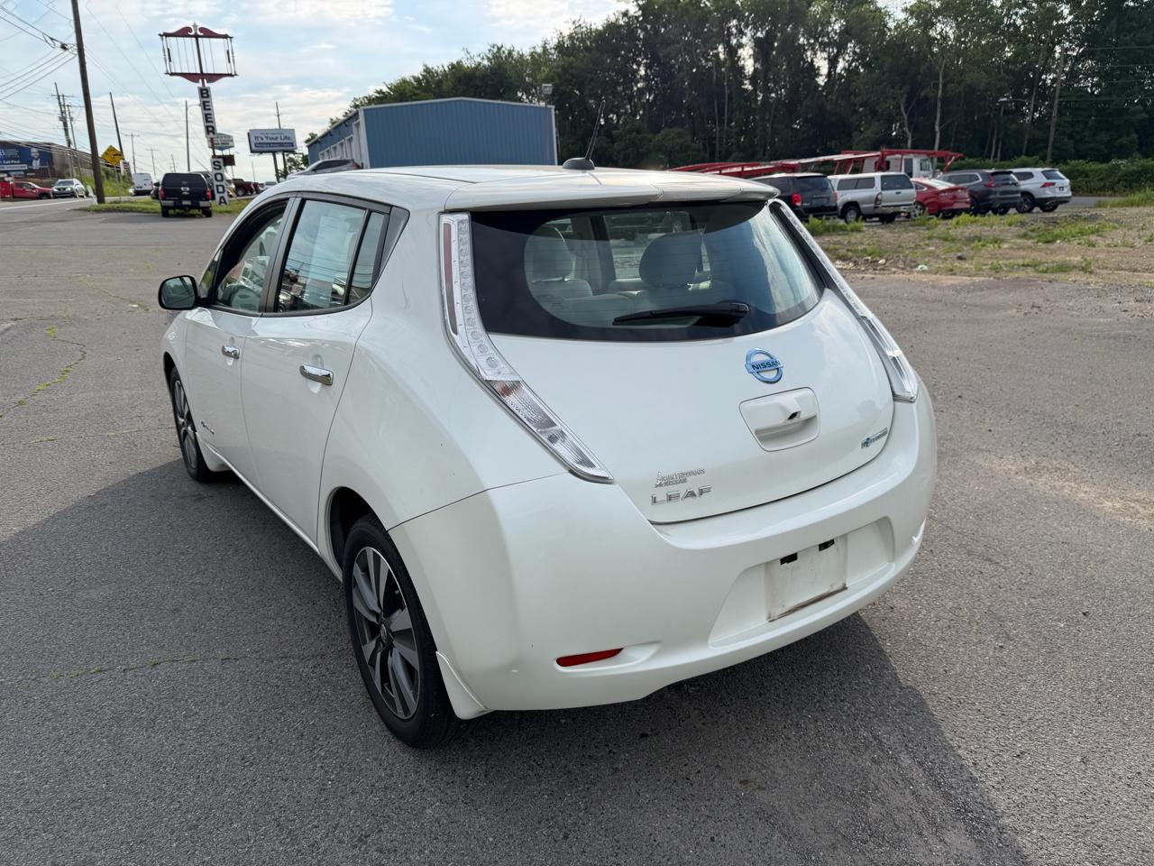Nissan Leaf 4dr HB SV 2016