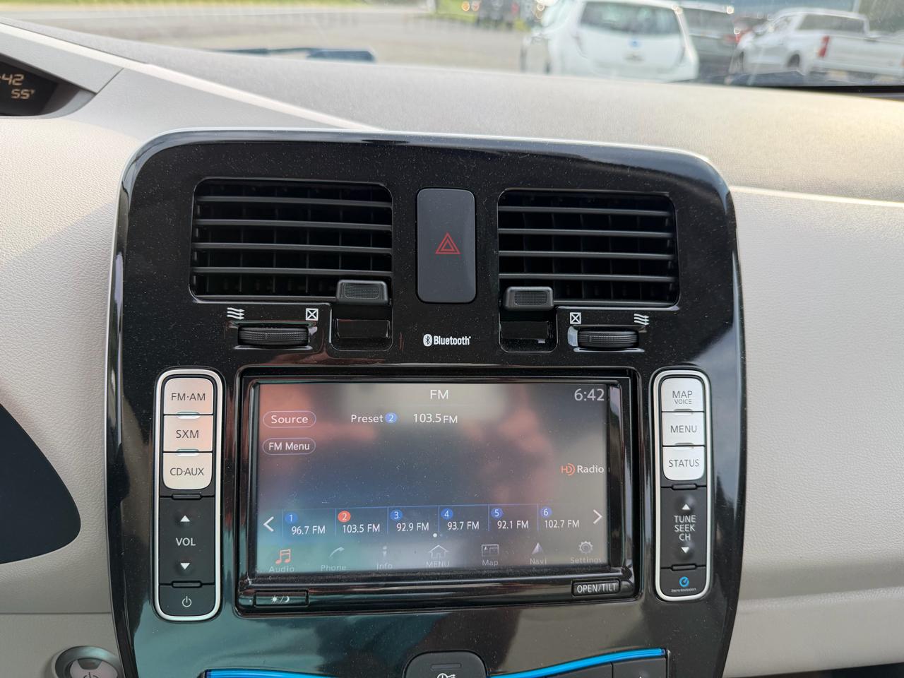 Nissan Leaf 4dr HB SV 2016