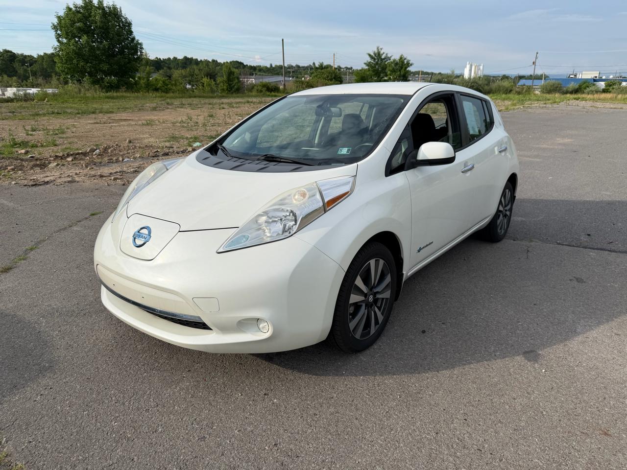 Nissan Leaf 4dr HB SV 2016