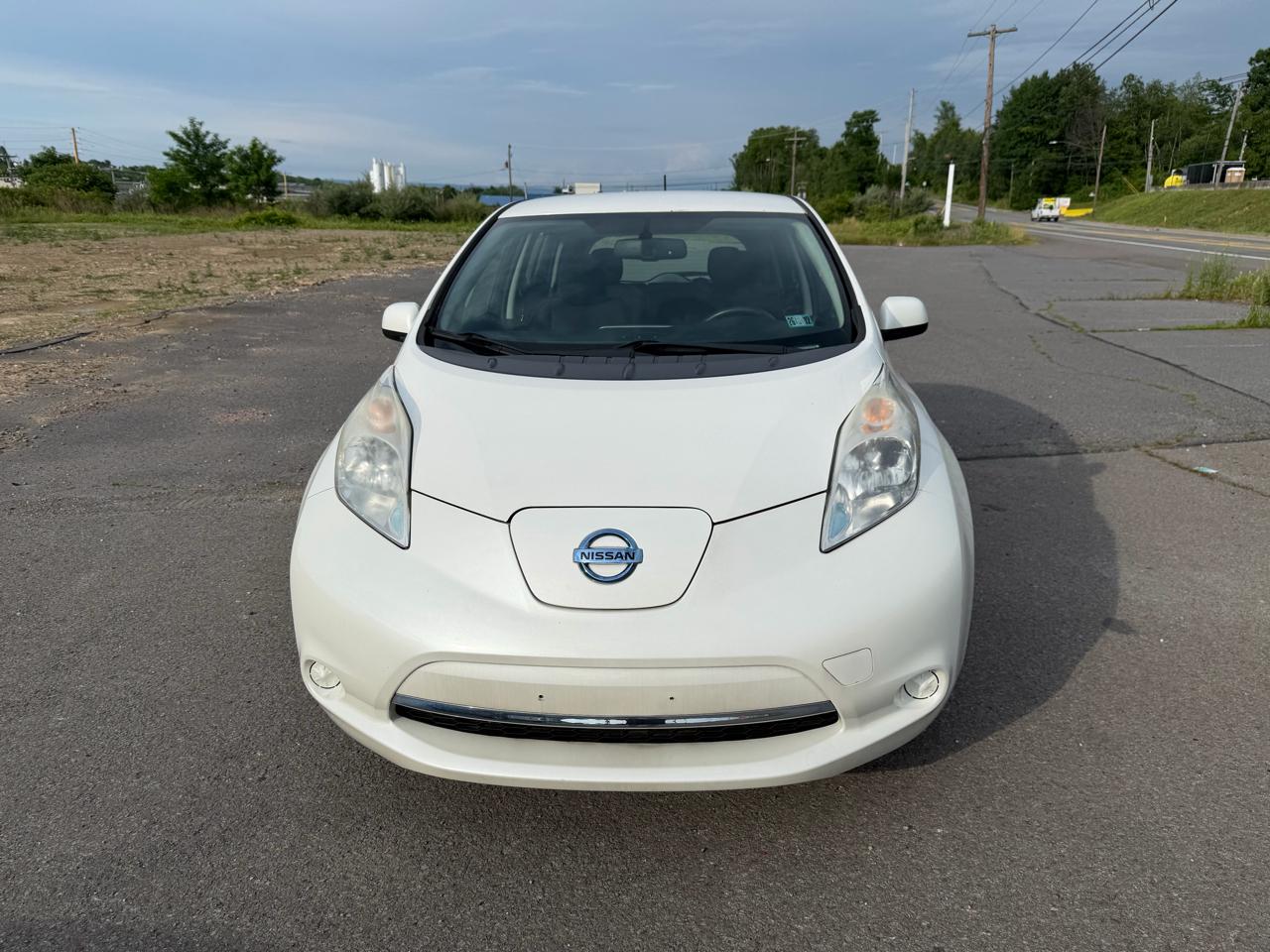 Nissan Leaf 4dr HB SV 2016