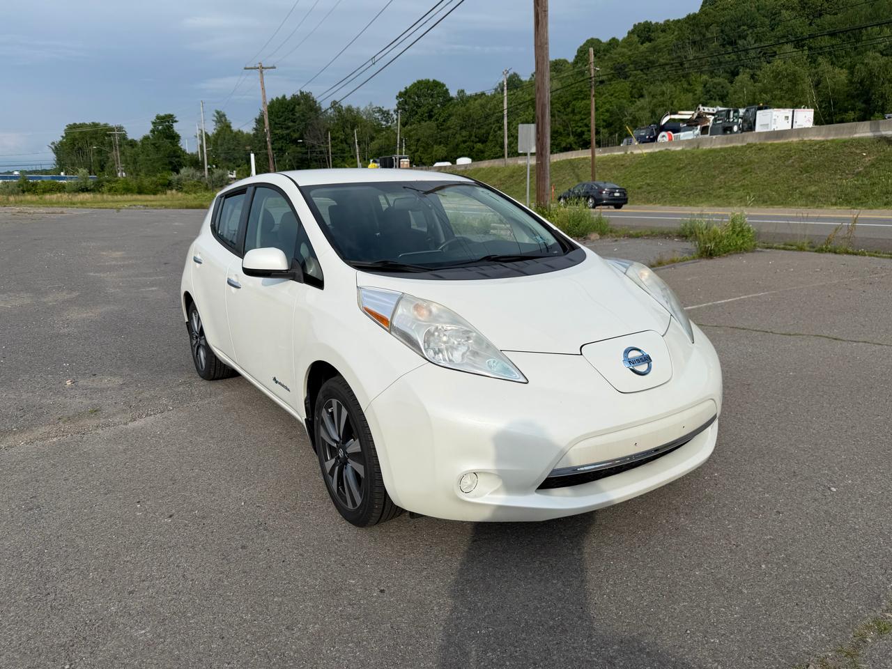 Nissan Leaf 4dr HB SV 2016
