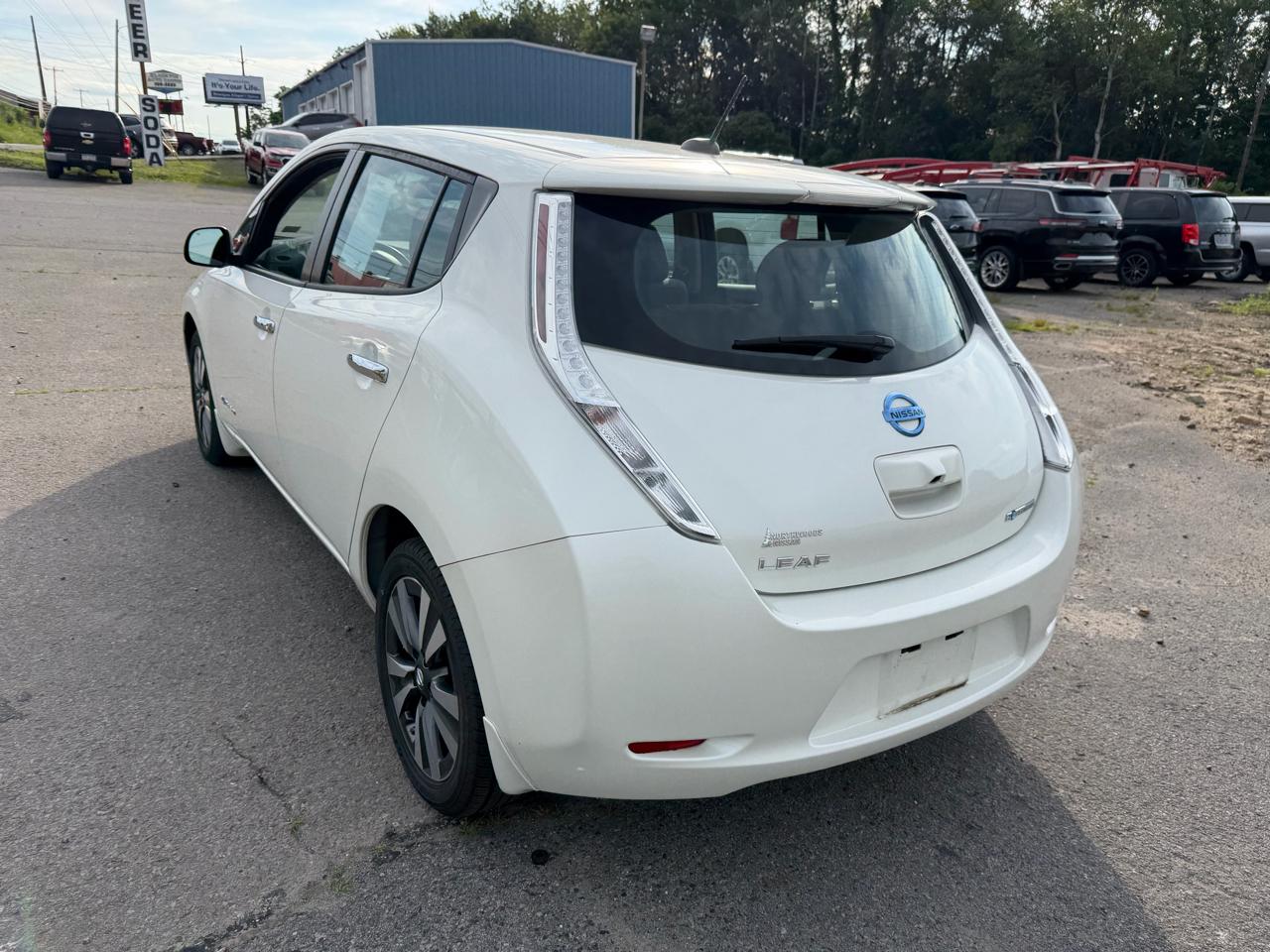 Nissan Leaf 4dr HB SV 2016