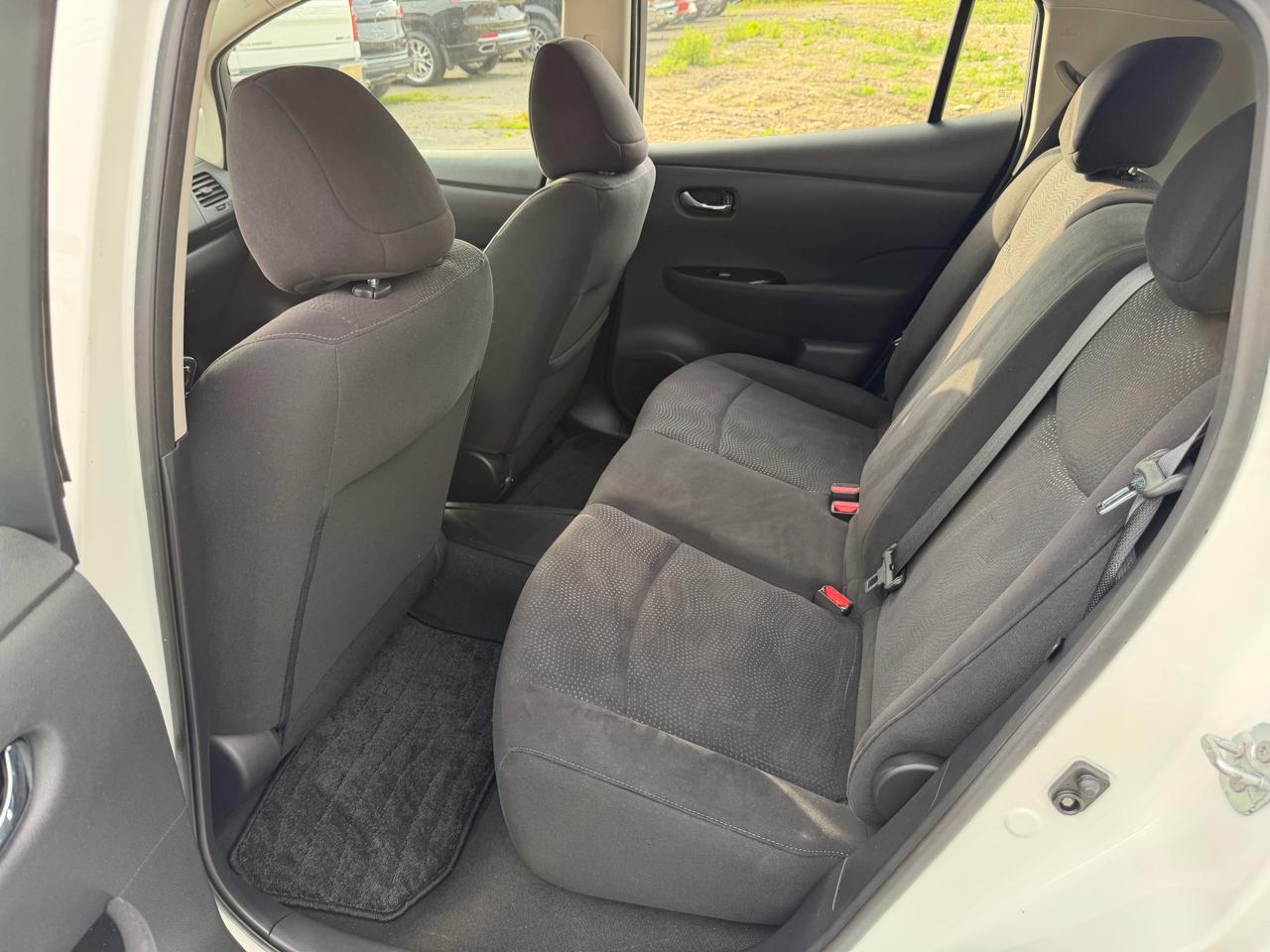 Nissan Leaf 4dr HB SV 2016