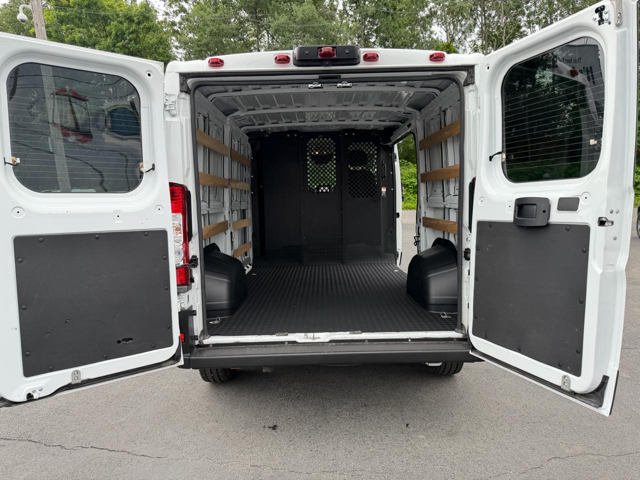 RAM ProMaster Cargo Van Tradesman 2500 Low Roof 136" WB w/Pass Seat 2025