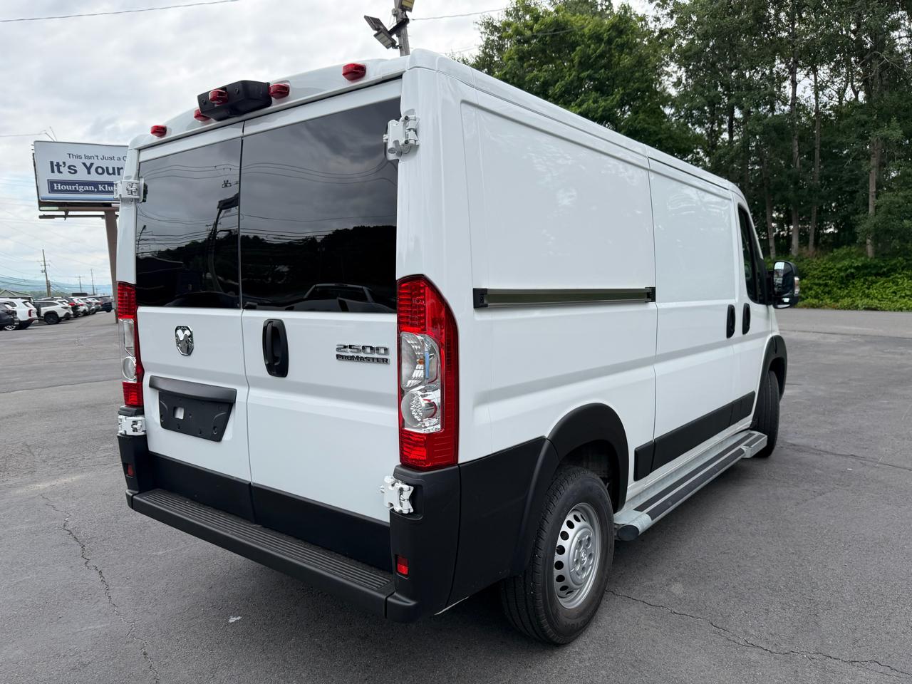 RAM ProMaster Cargo Van Tradesman 2500 Low Roof 136" WB w/Pass Seat 2025