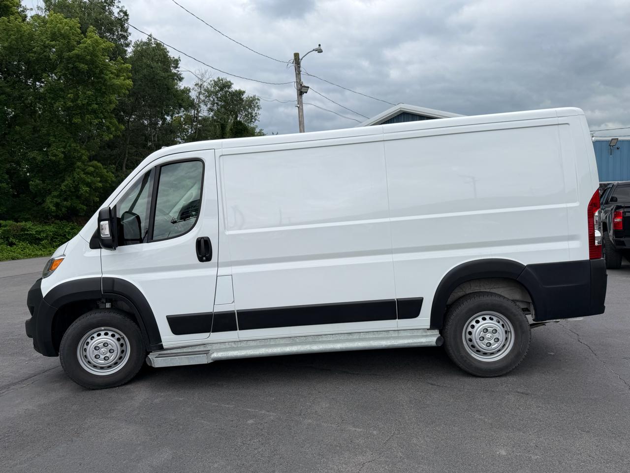 RAM ProMaster Cargo Van Tradesman 2500 Low Roof 136" WB w/Pass Seat 2025