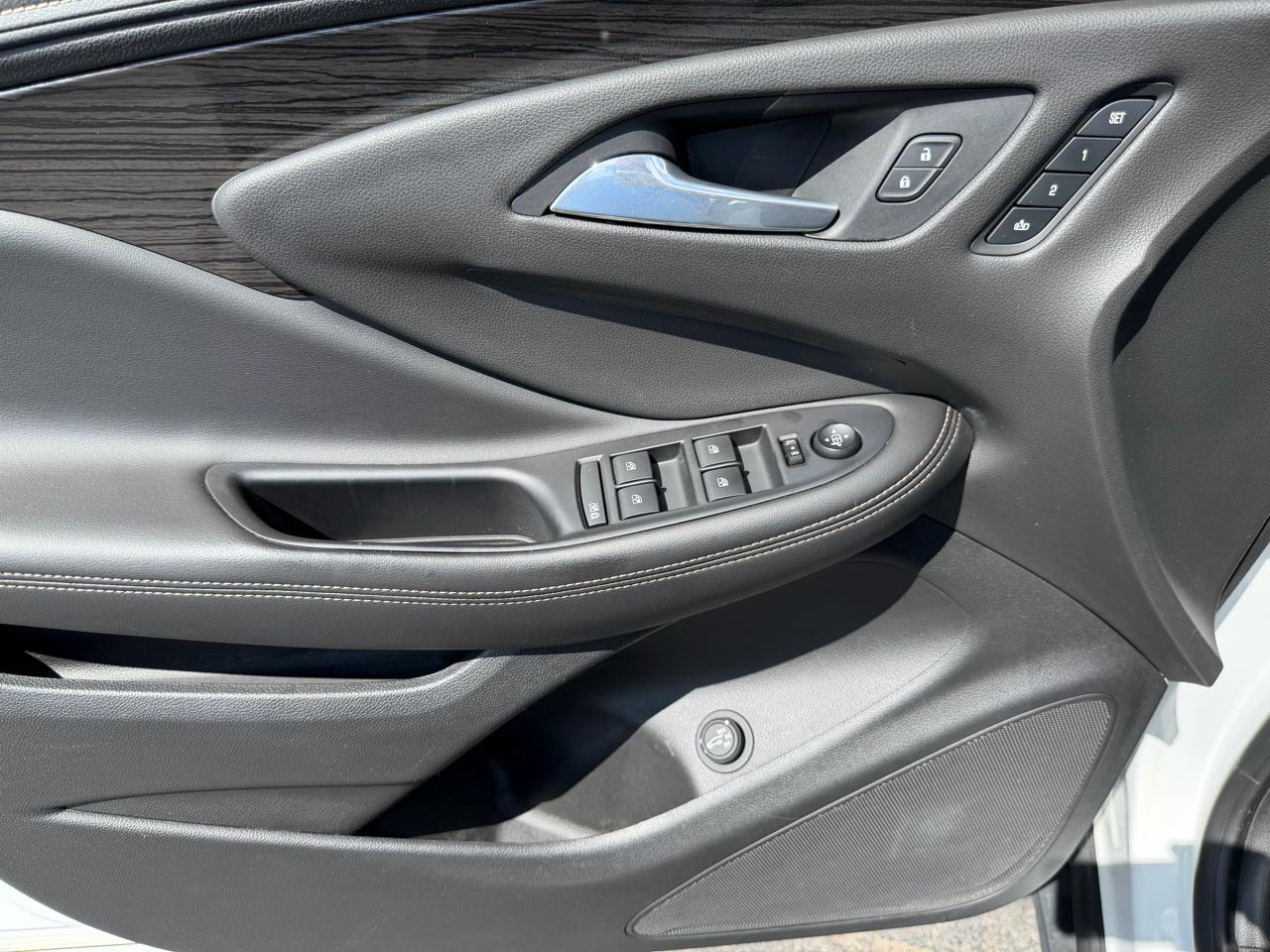 Buick Envision AWD 4dr Essence 2017