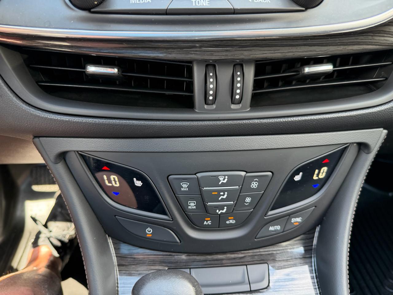 Buick Envision AWD 4dr Essence 2017
