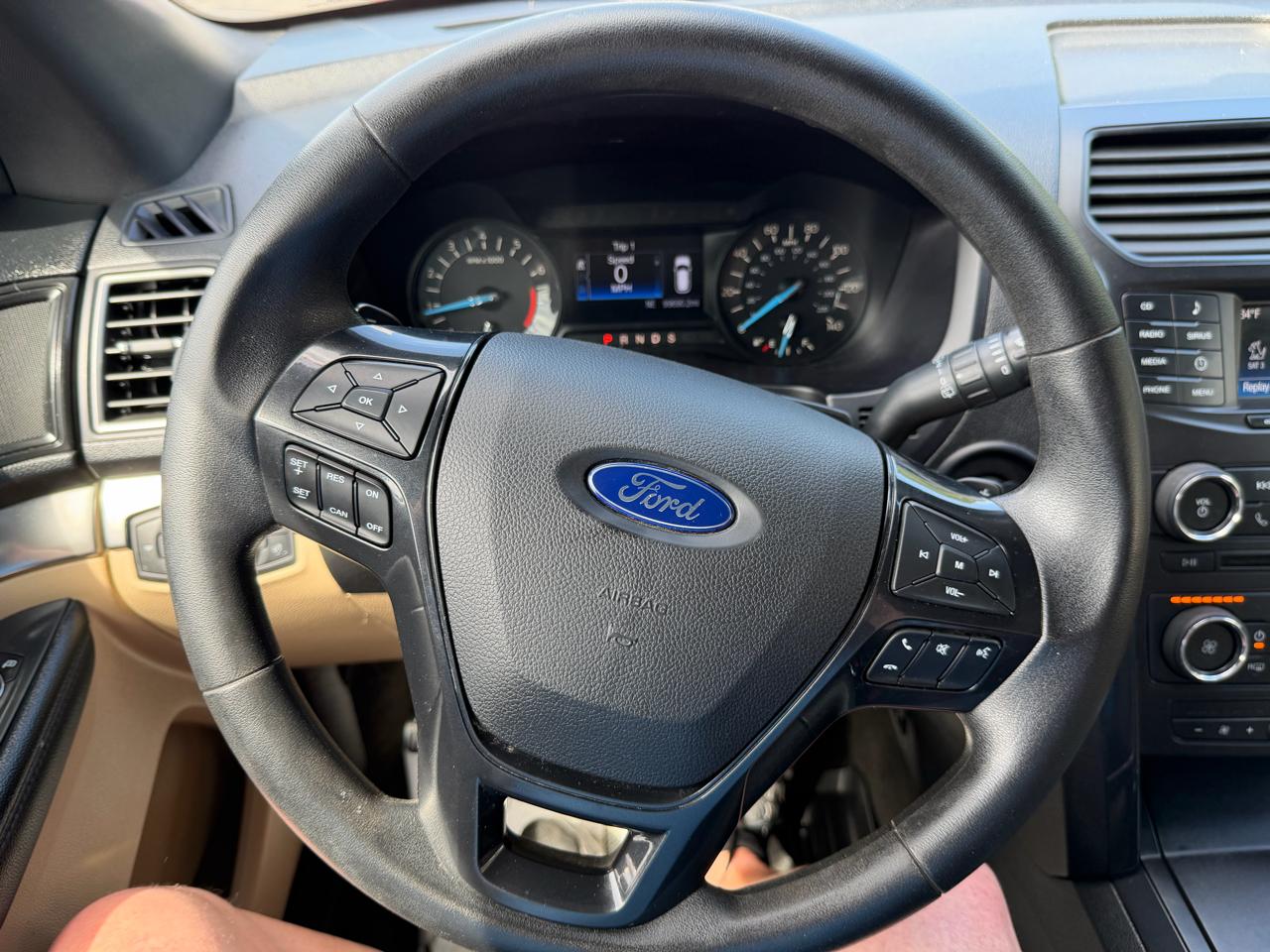 Ford Explorer Base 4WD 2017