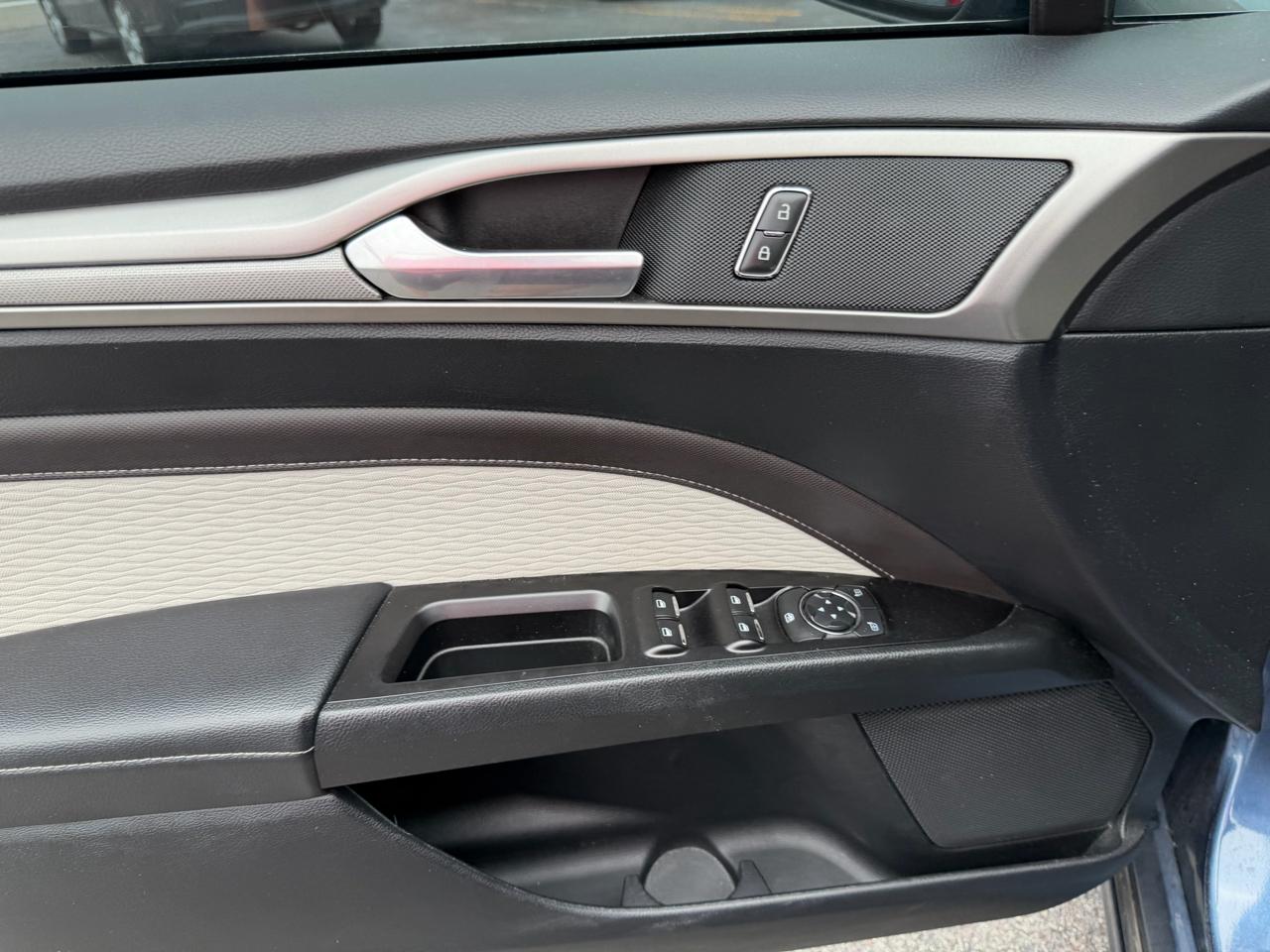 Ford Fusion SE FWD 2019