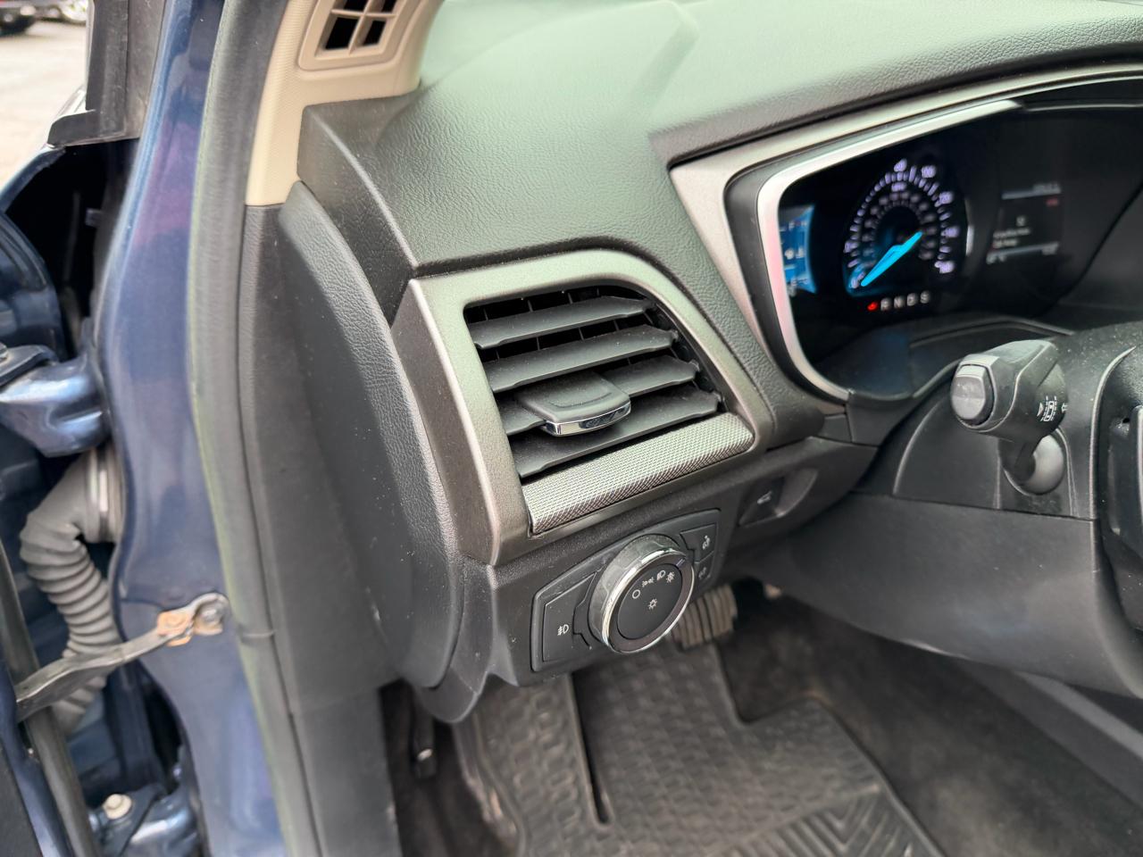 Ford Fusion SE FWD 2019