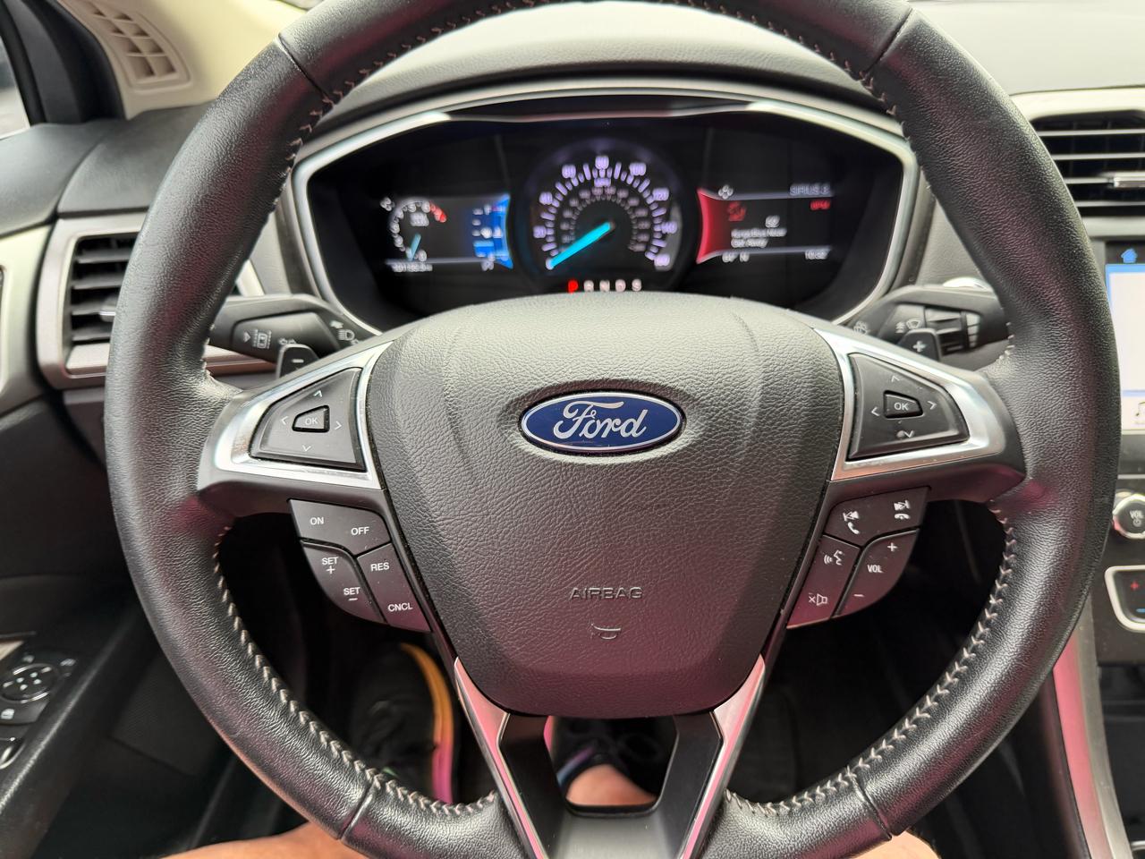 Ford Fusion SE FWD 2019