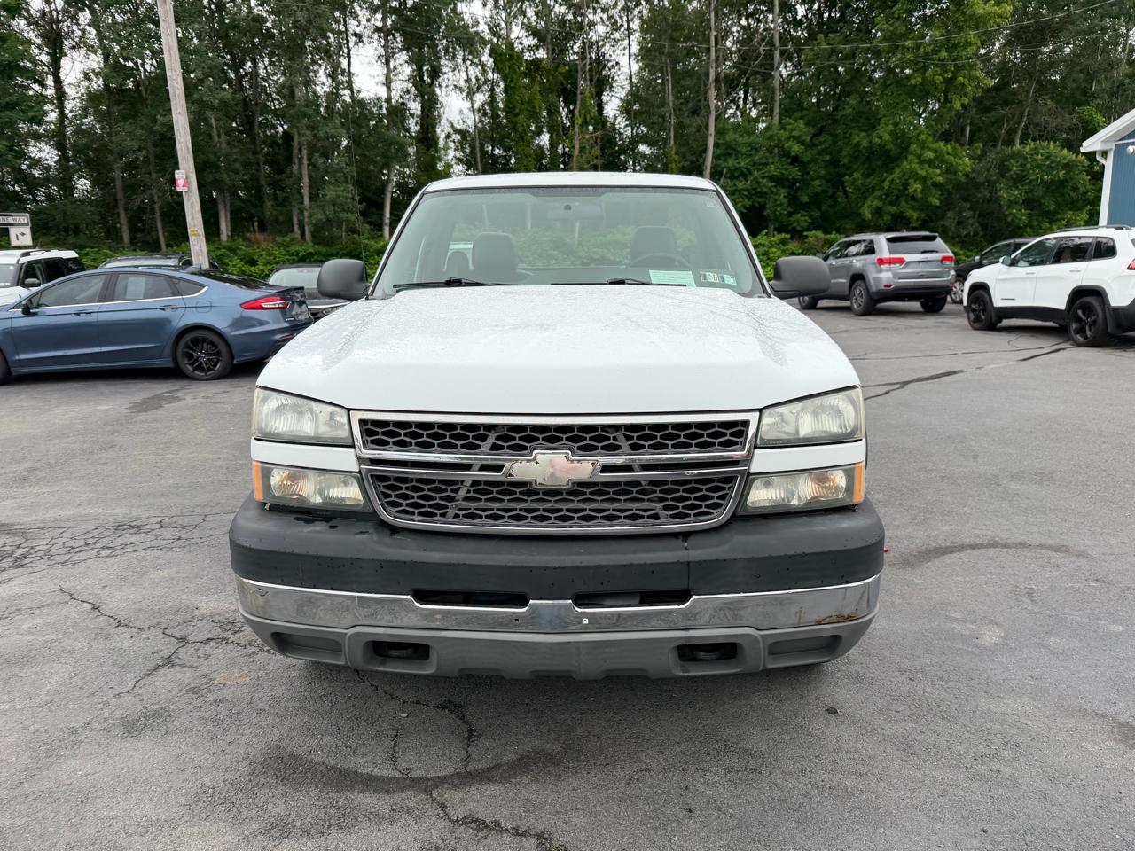 Chevrolet Silverado 2500HD 4WD Reg Cab 142" Work Truck 2005