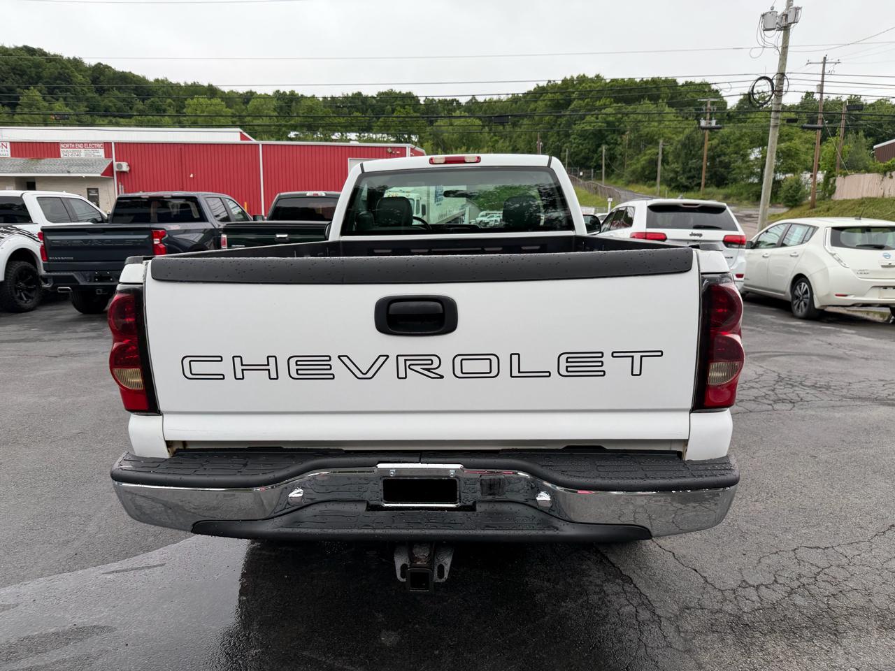 Chevrolet Silverado 2500HD 4WD Reg Cab 142" Work Truck 2005