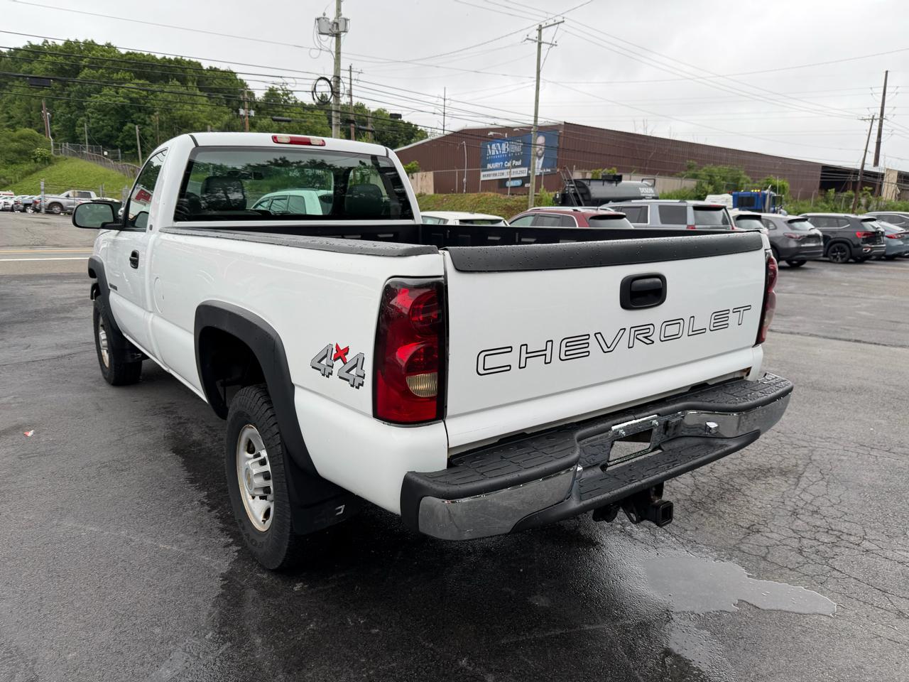 Chevrolet Silverado 2500HD 4WD Reg Cab 142" Work Truck 2005