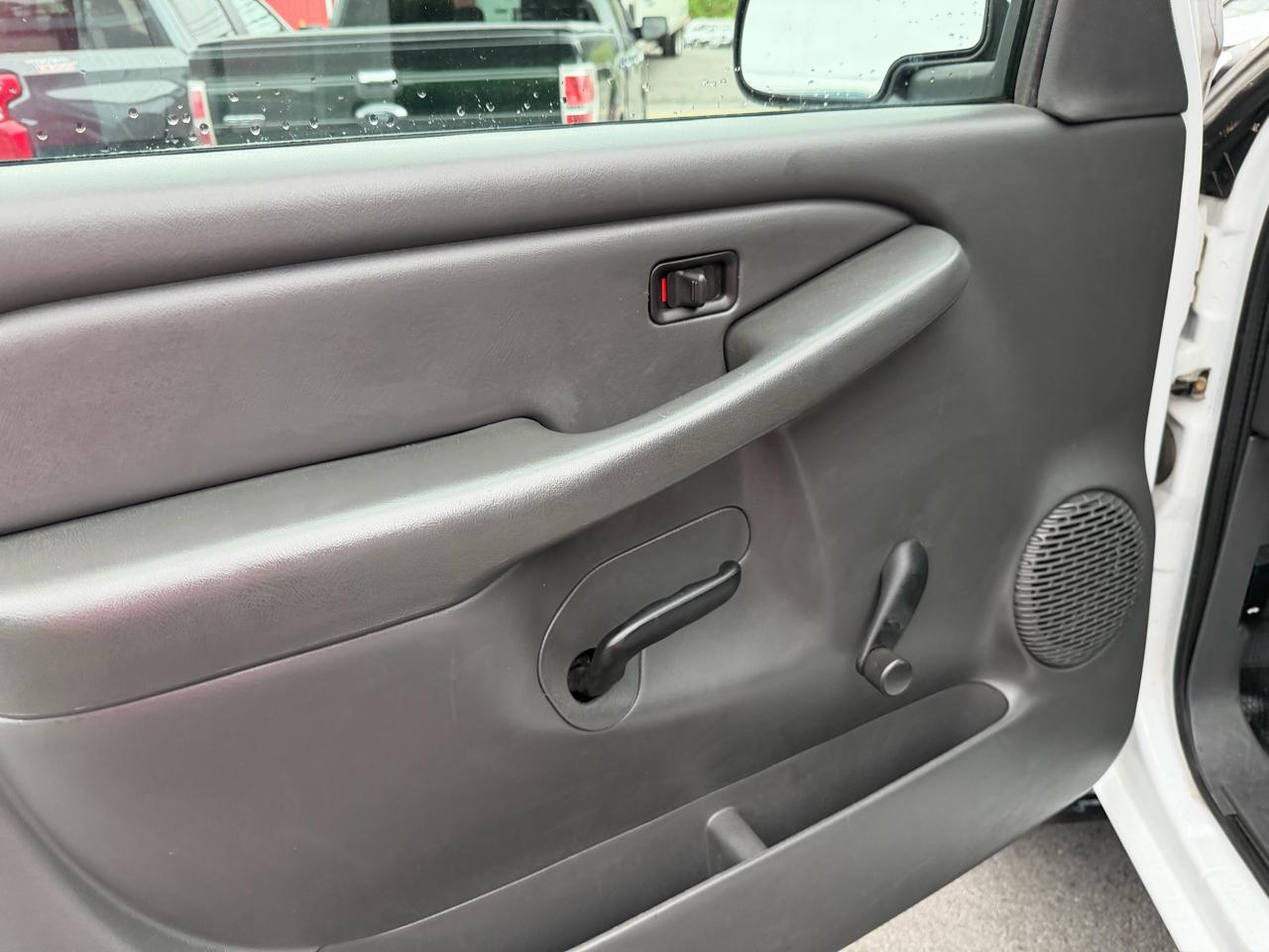 Chevrolet Silverado 2500HD 4WD Reg Cab 142" Work Truck 2005