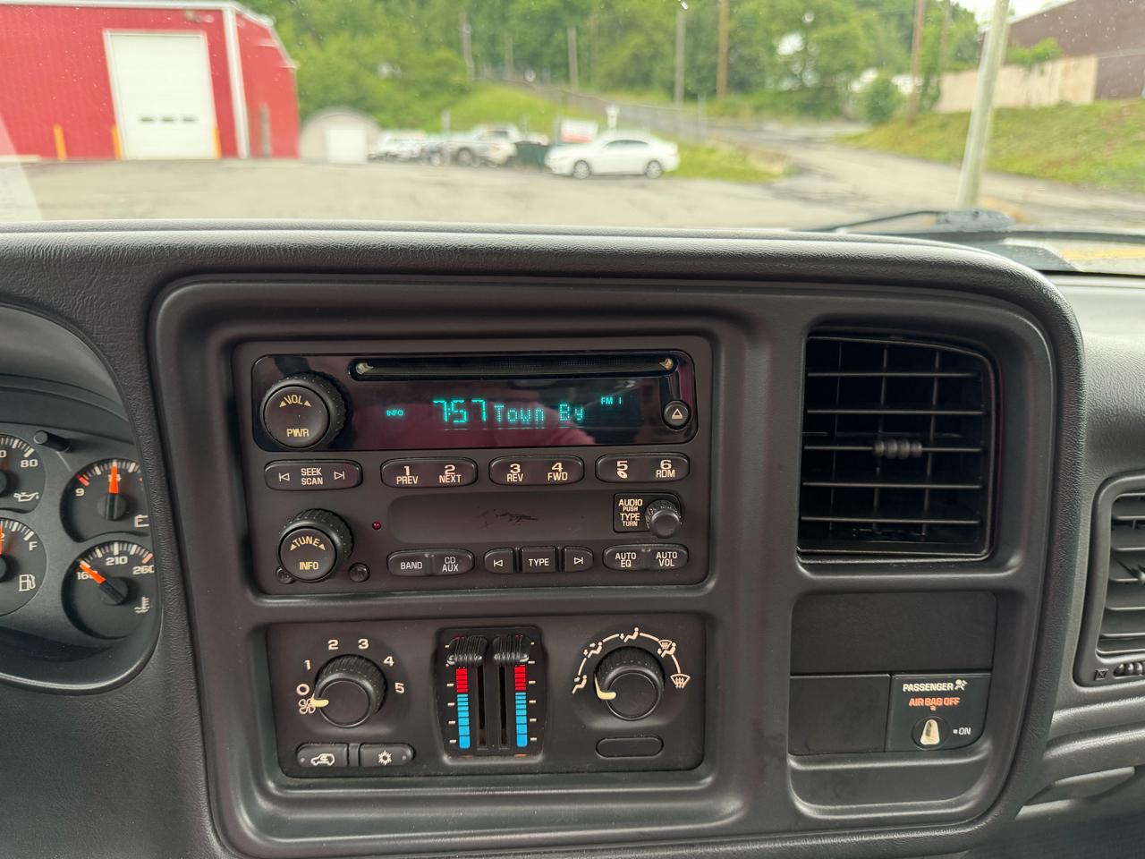 Chevrolet Silverado 2500HD 4WD Reg Cab 142" Work Truck 2005