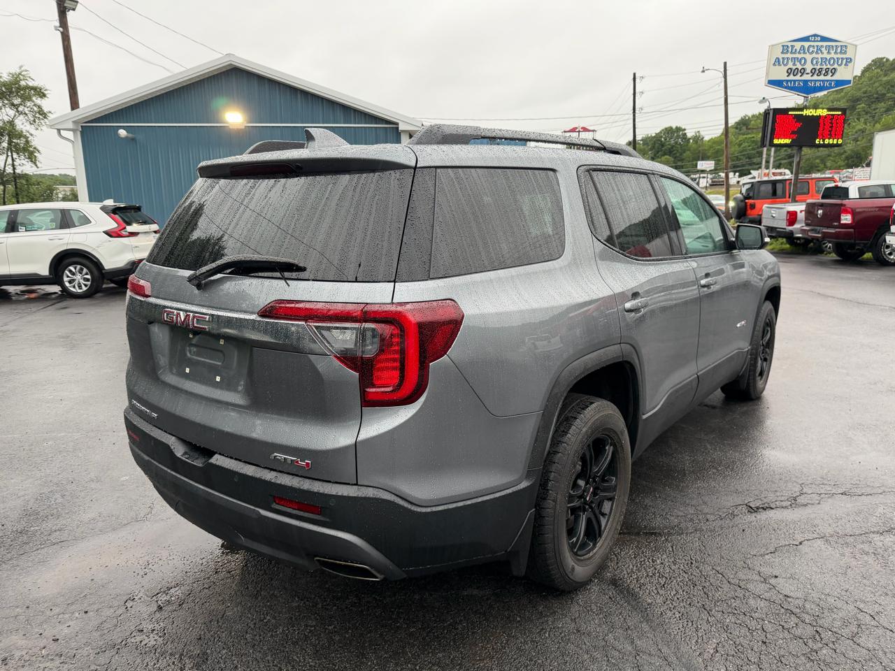 GMC Acadia AWD 4dr AT4 2021